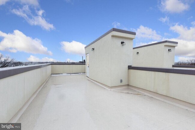 Building Photo - 2973 Amber St