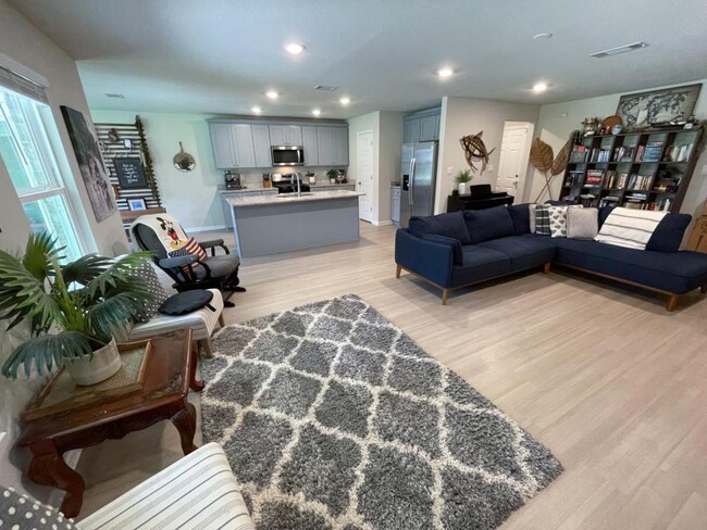 Building Photo - 1064 Enclave Cir