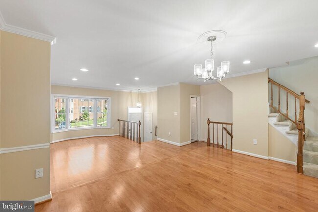 Building Photo - 6860 Williamsburg Pond Ct