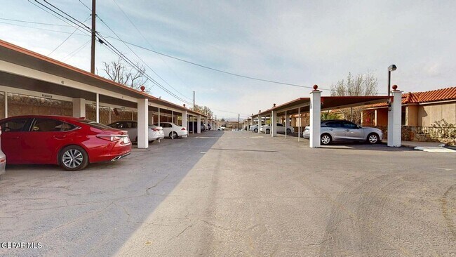 Building Photo - 252 Shadow Mountain Dr