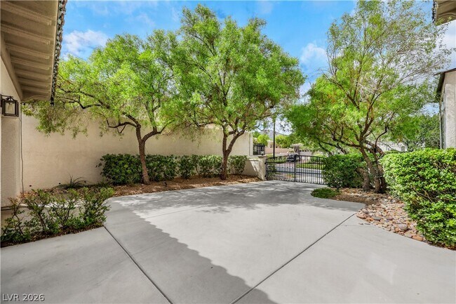 Building Photo - 1629 Saintsbury Dr