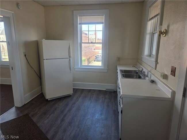 Building Photo - 534 Cleveland Ave SW