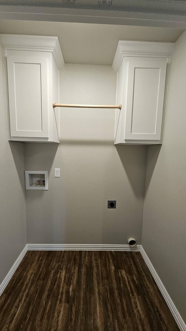 Building Photo - 514 Sweet Pea Ln