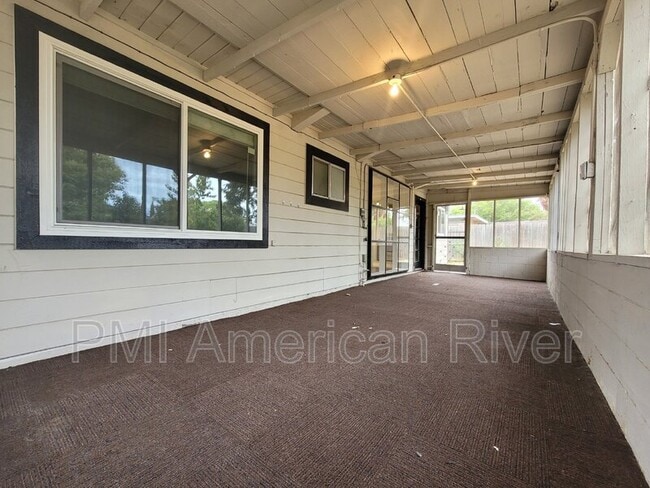 Building Photo - 6039 35th Ave