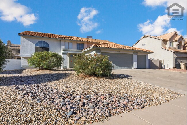 Building Photo - 6Bed/3Bath Split Level House at Cactus/75th Ave! Ready for Immediate Move-In! -- POOL!