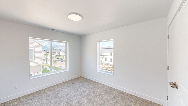 Building Photo - Incredible End Unit in Spanish Fork's River Run Community