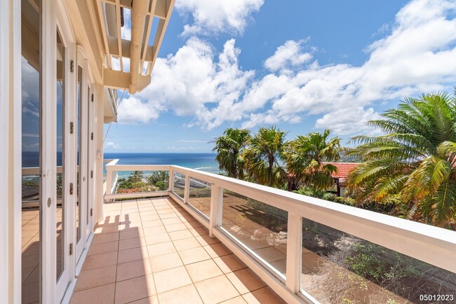 Building Photo - PARTIALLY FURNISHED 3BR 3.5BA in HAWAII LO...