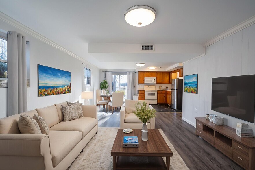 Building Photo - 85 Meadowdew Ln