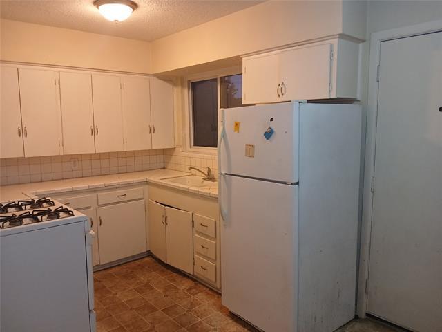 Building Photo - 3015 Avon St