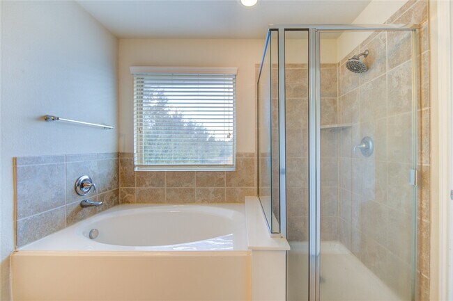 Building Photo - 6442 Haywards Crossing S Cir