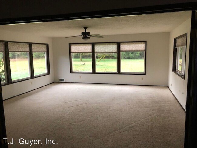 Building Photo - 377 E Forest Napavine Rd