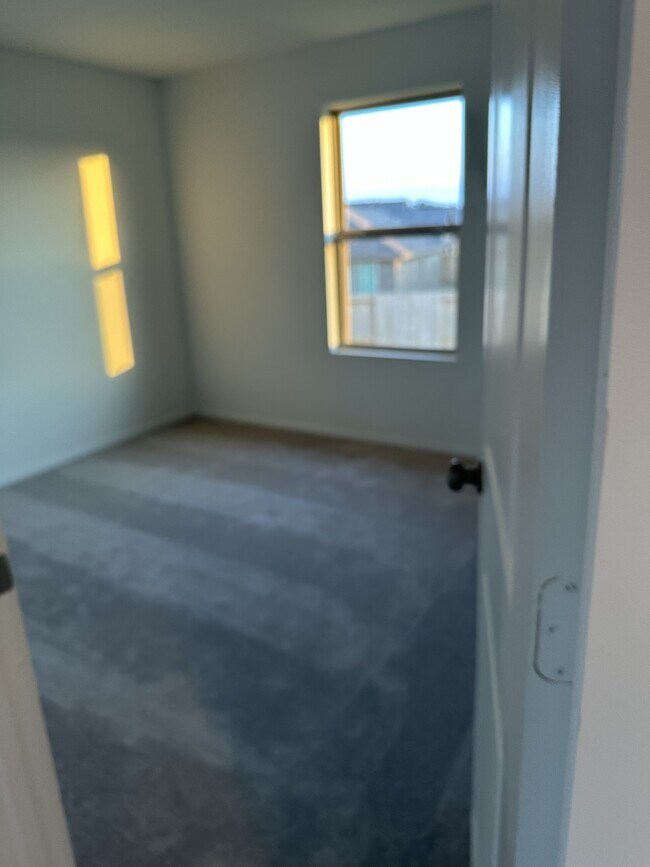 Building Photo - 406 Mdw Acrs Ln