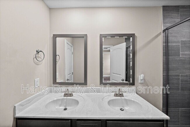 Building Photo - 314 Lugano Ln