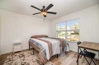 Building Photo - Comfortable & cozy Charlotte Townhouse 10 min from uptown