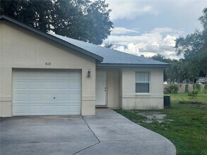 Building Photo - 809 Dennis Ave