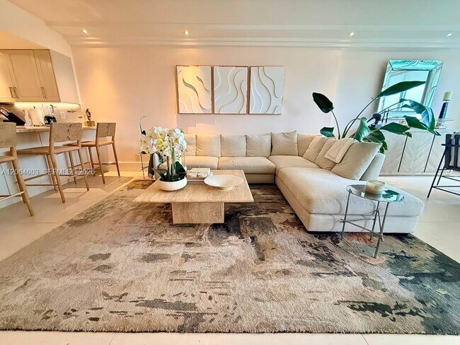 Building Photo - 5600 Collins Ave