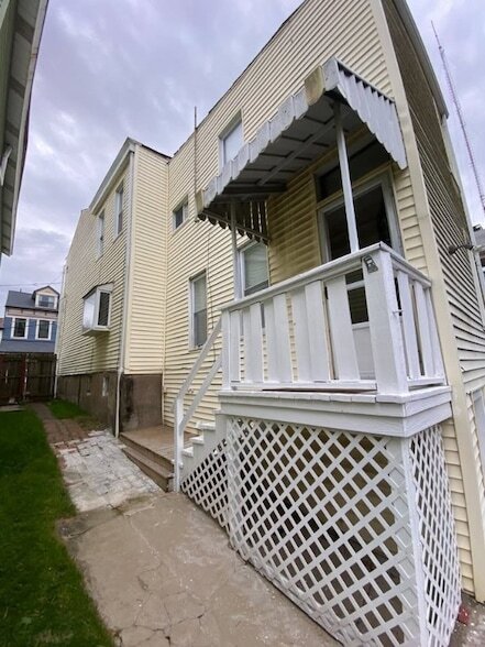 Building Photo - 1614 Myler St