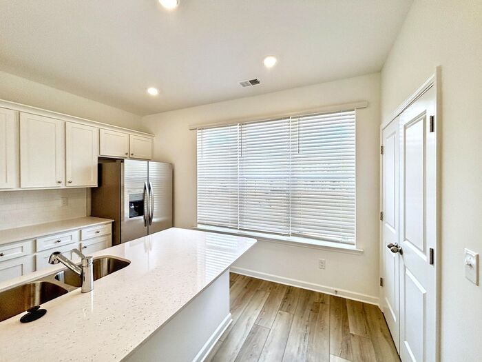 Building Photo - 208 Asbury Oak Ln