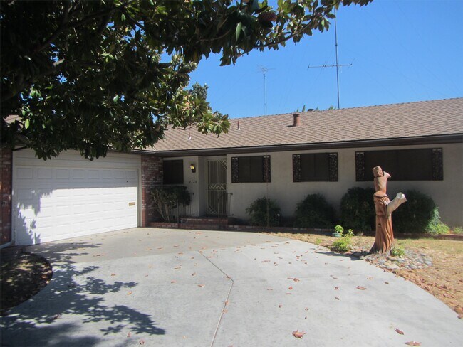 Building Photo - 1726 Idylwood Ct