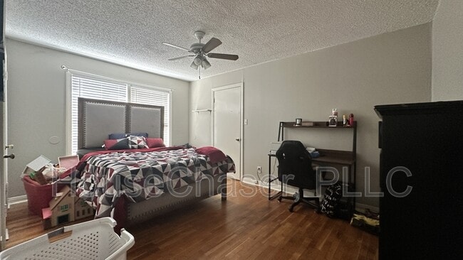 Building Photo - 3319 26th St