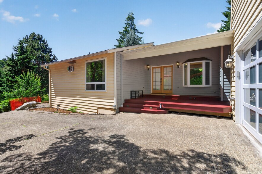 Building Photo - 15248 SE 49th St