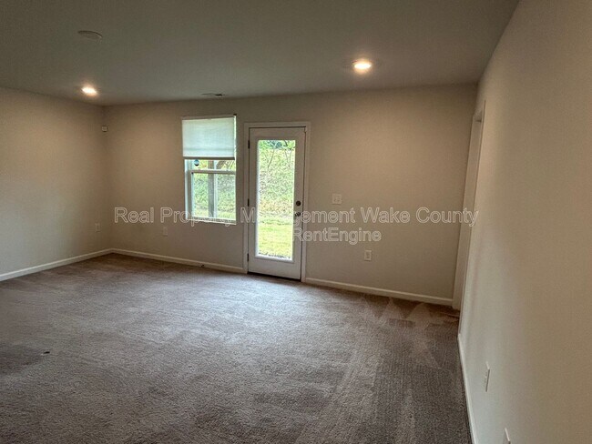 Building Photo - 1041 Shoreside Dr