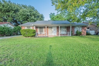 Building Photo - 523 International Village Dr