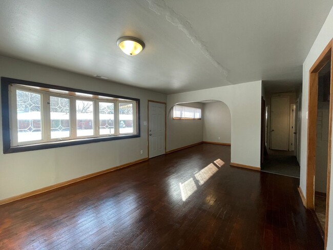 Building Photo - 3BD/1BA Home In Gary