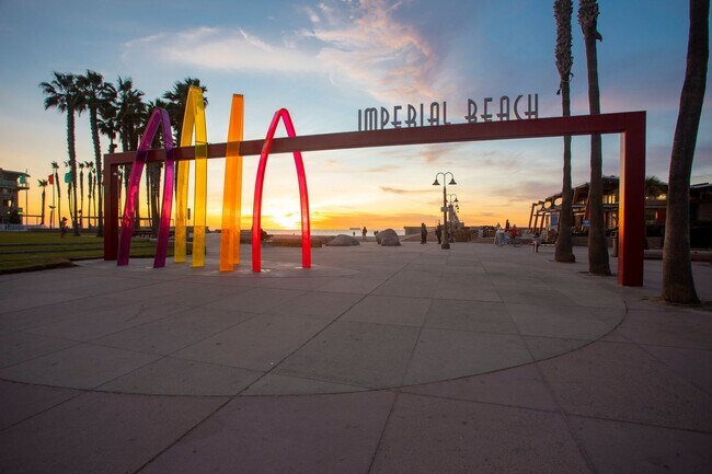 Building Photo - 1 Bed/1 Bath with Breathtaking Views | A Seacoast Drive Gem in Imperial Beach!