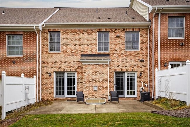 Building Photo - 402 Georgetowne Ct