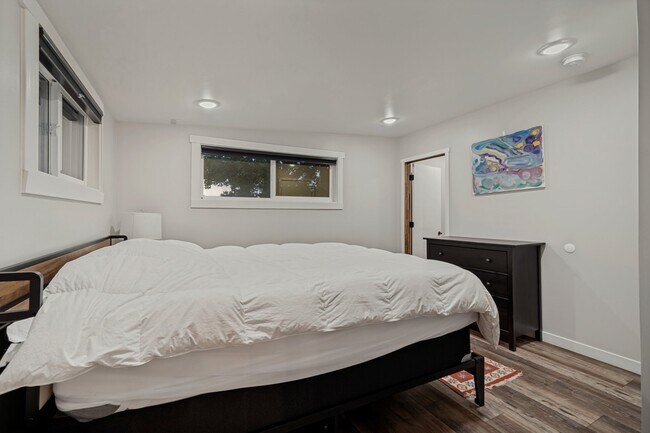 Building Photo - 2065 E Bo Mar Dr