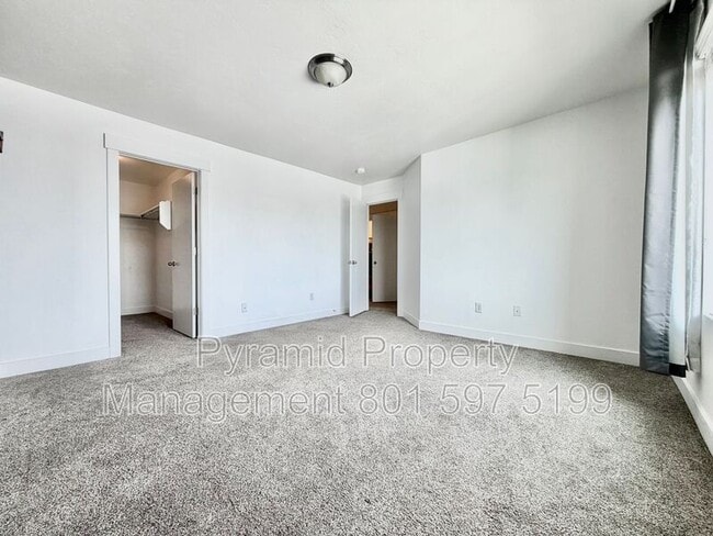 Building Photo - 15122 Gallant Dr
