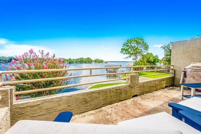 Building Photo - 53 Yacht Club Dr