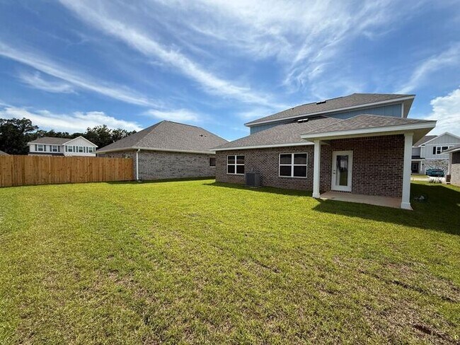 Building Photo - Gulf Breeze - Deer Ridge Crossing - 4 bedroom, 2.5 bathroom - New Construction