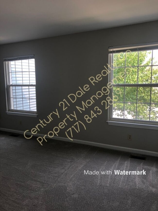 Building Photo - Lovely 2 Bedroom Home in Central School Di...