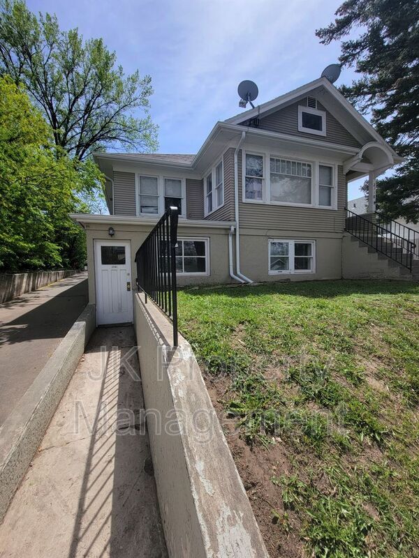 Building Photo - 2118 1st Ave N