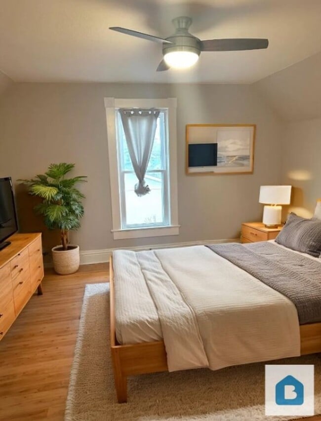 Building Photo - Beautiful 3 Bed/2 Bath in Downtown Colorado Springs!