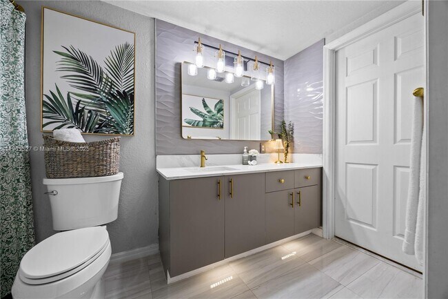 Building Photo - 2544 Centergate Dr