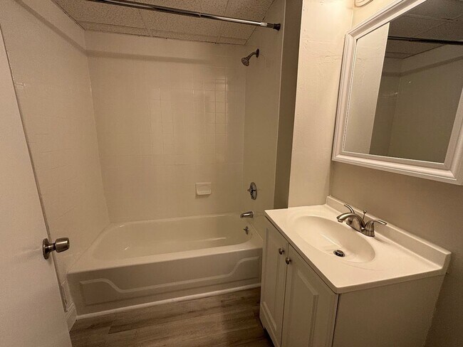 Building Photo - 565 Beach