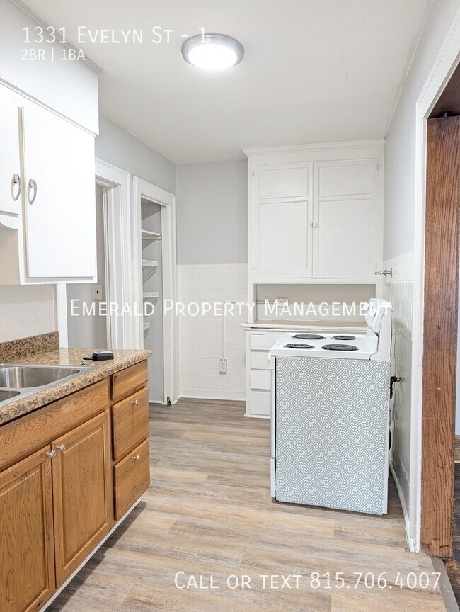 Building Photo - 1331 Evelyn St