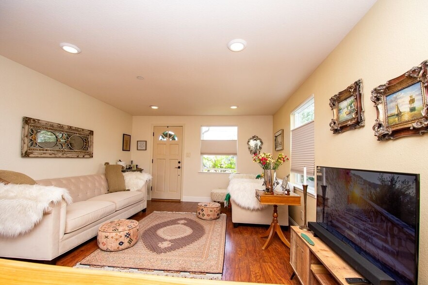 Building Photo - 40 Encina Ave