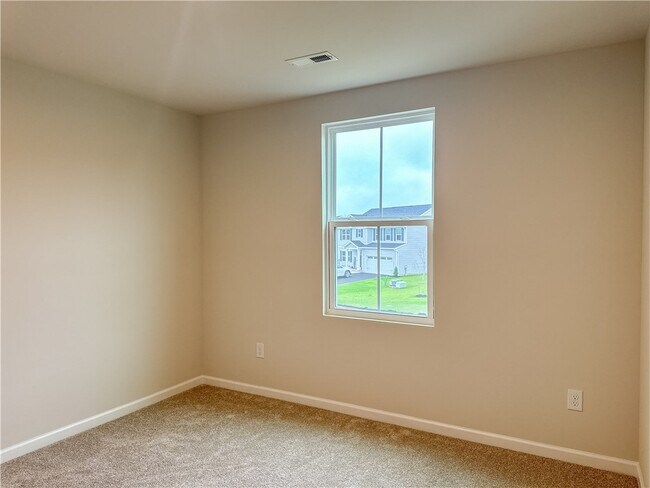 Building Photo - 16 Trailhead Rd