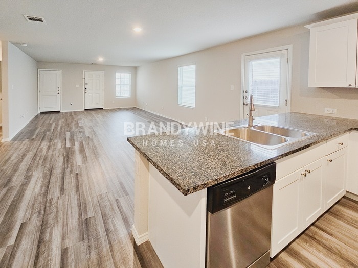 Building Photo - 7014 Winding Shelf