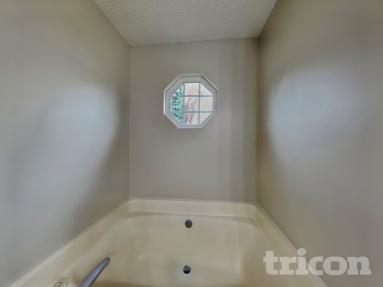 Building Photo - 967 Ashland Ave