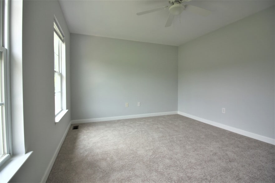 Building Photo - 6929 Old Concord Rd