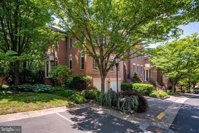 Building Photo - 2026 Mayfair McLean Ct