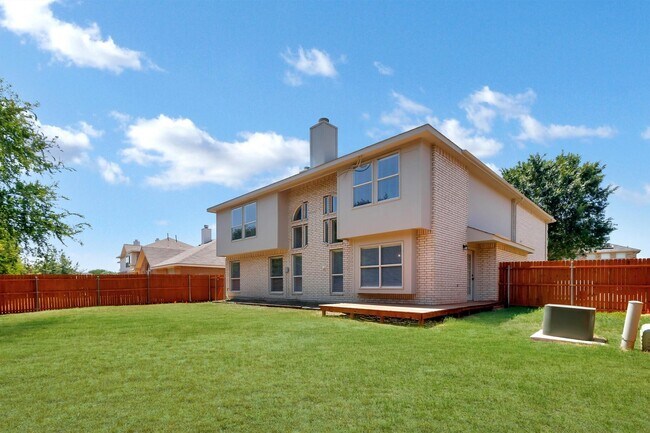 Building Photo - 4729 Woodhaven Ln