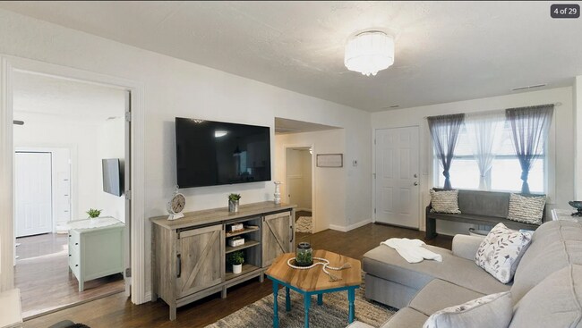 Building Photo - 3 BED 1 BATH COUNTRY SETTING HOME WITH BONUS ROOM
