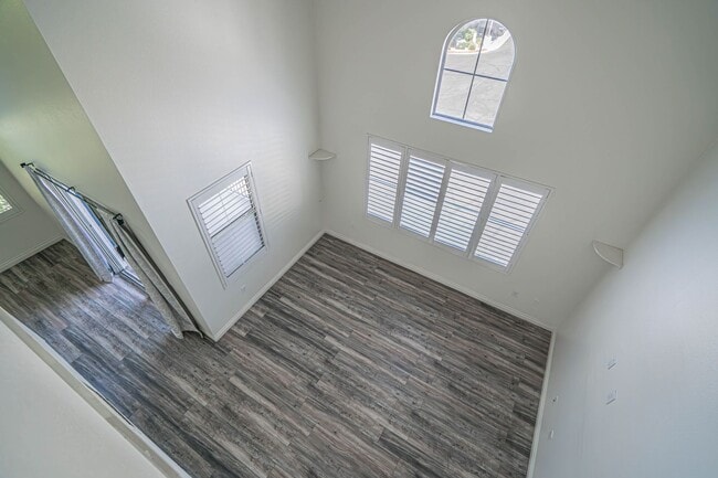Building Photo - 1 Bedroom + Loft in the Bordeaux Community of Saugus!
