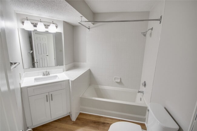 Building Photo - 321 Shirley Ridge Dr